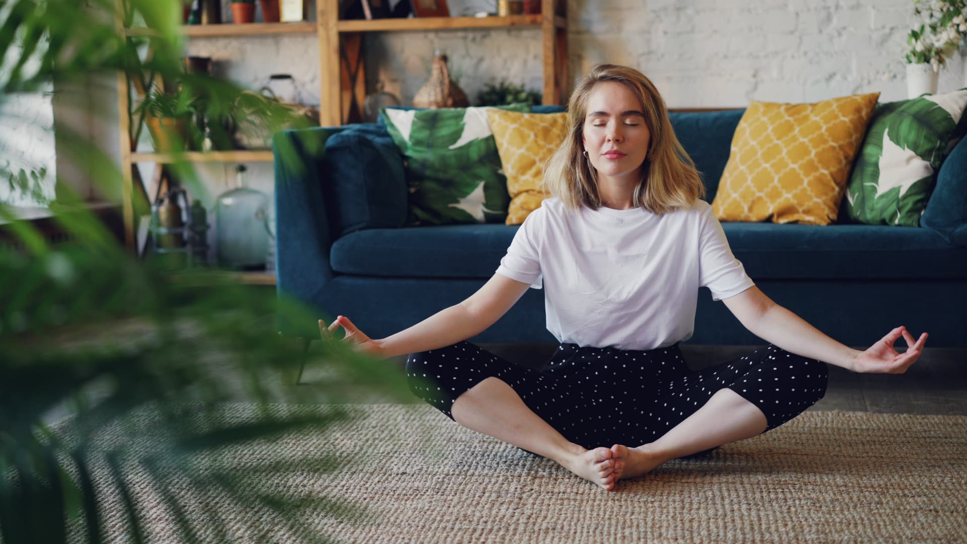 Do this for 5 minutes every day to rewire your brain for success, according to neuroscience